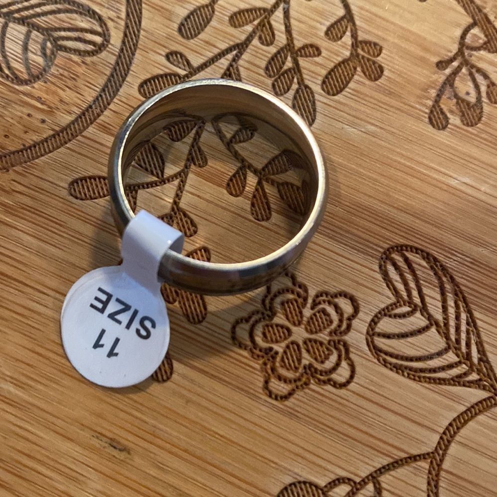 NWOT Ring (size 11) - Picture 3 of 7